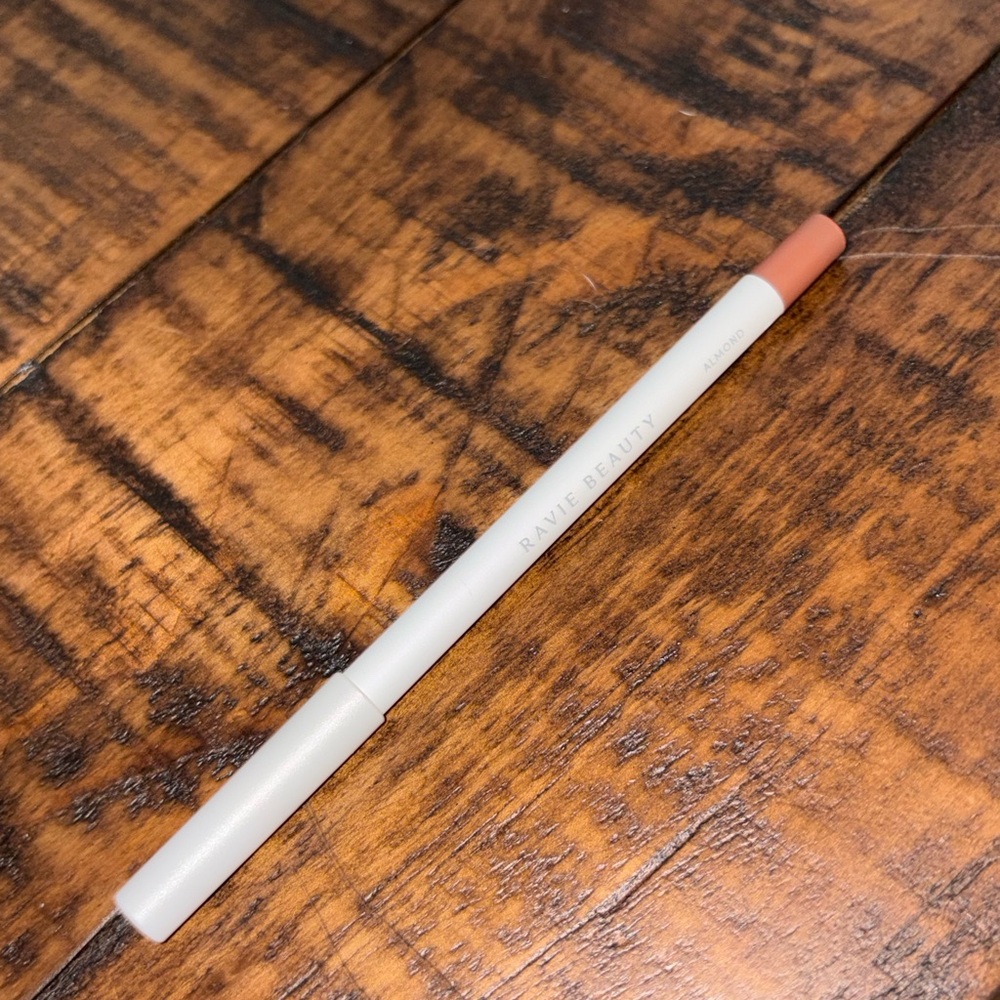 Ravie Beauty Lip Liner in Almond